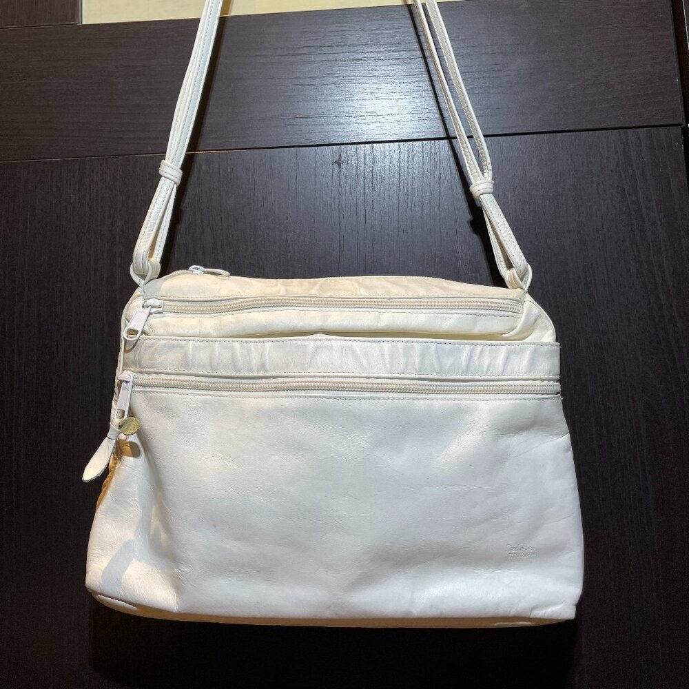 Saddle River white leather purse